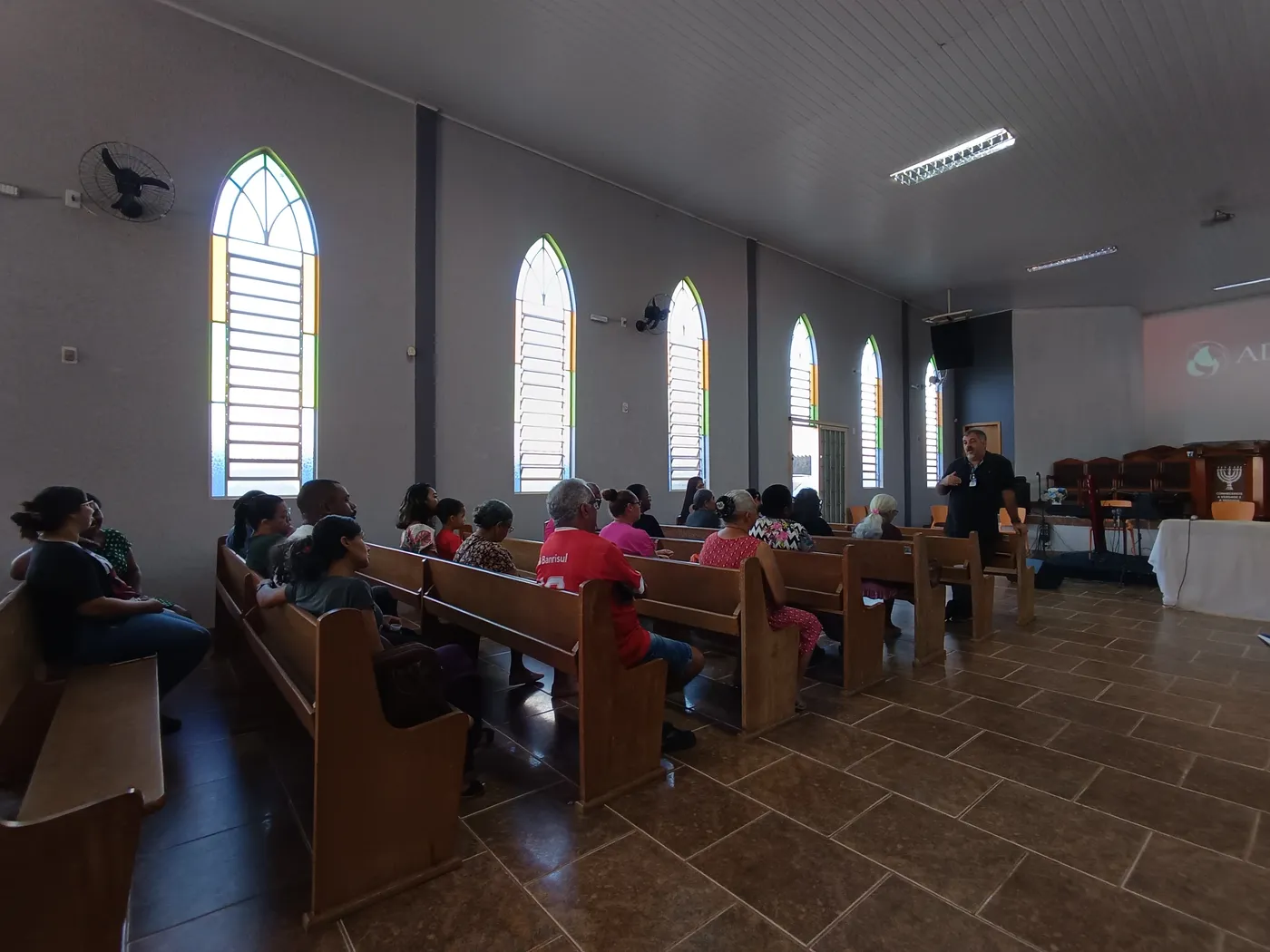 Ação na igreja do Pastor Jonas